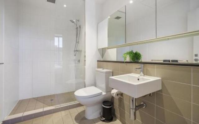Complete Host Leopold Apartments
