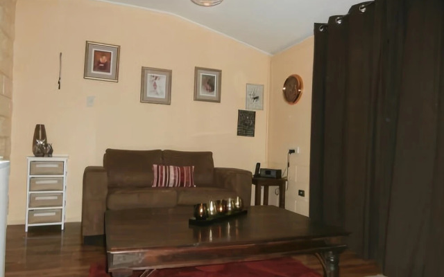 Chilverton Cottages & Restaurant