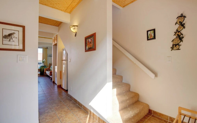 Kailua-kona Condo: Steps to Beach & Downtown!