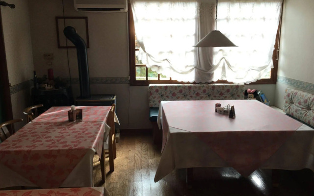 Friendly Inn People