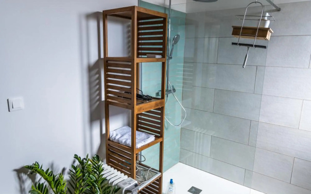 Magnifique villa avec cheminée au tevelave