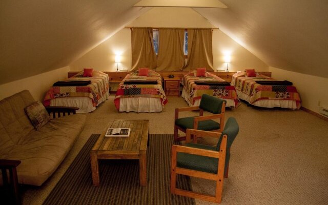 Whittaker's Motel & Historic Bunkhouse