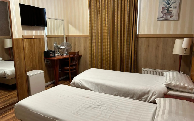 Hotel Isis