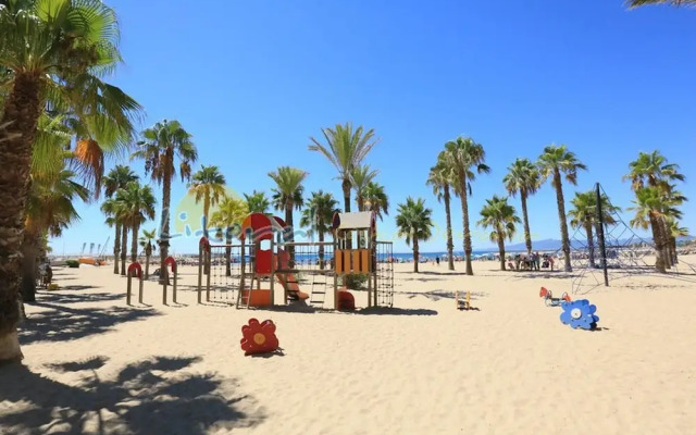 520 · Golden Coast Paradise