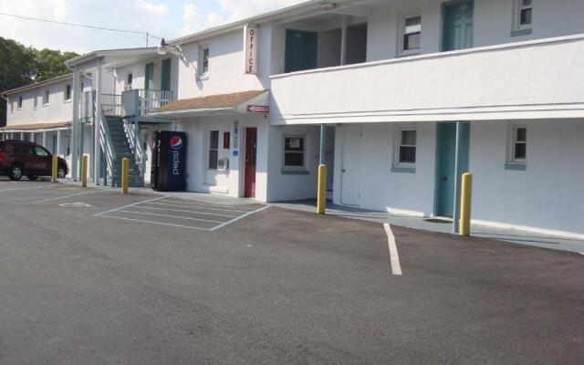 Budget Inn Motel Suites