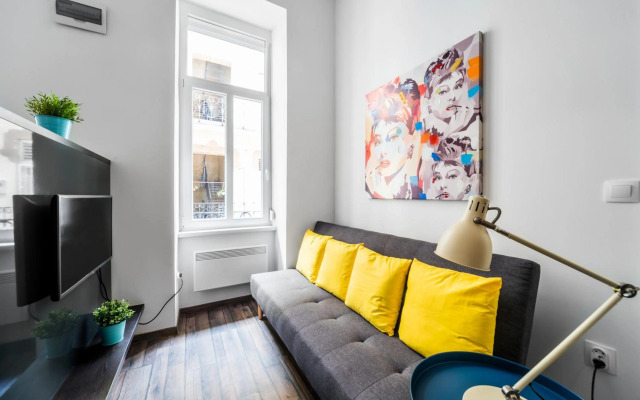 NEW DOB 53-4 CENTER Apartment