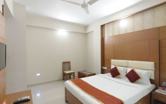 OYO 5656 Green City