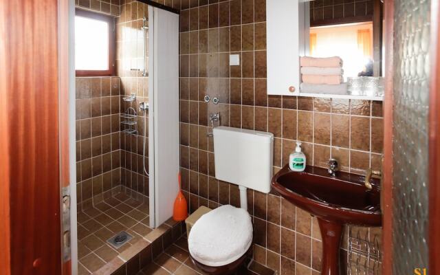 Apartments and Room Drazen