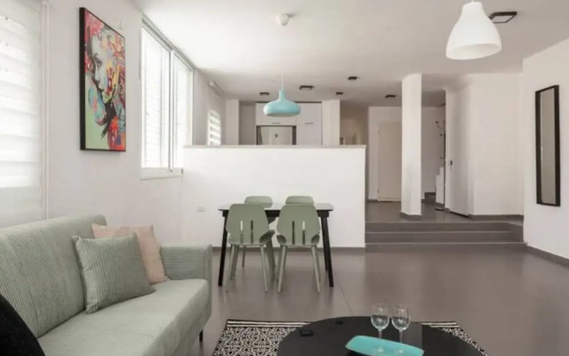 Amazing APT Bat-Yam Near Beach