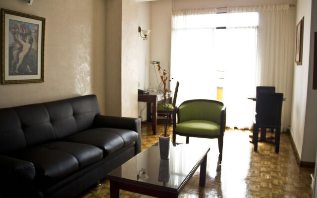 Aparta Suites Torre Poblado