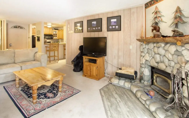 Summit #217 - A Couples Getaway Dream!