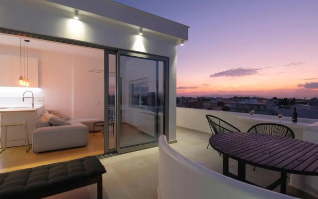 Amazing Suite at Glyfada with sea view & jacuzzi