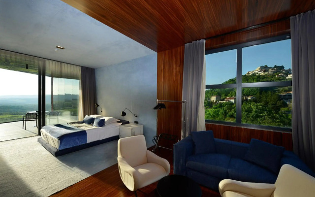 Winery & Design hotel ROXANICH