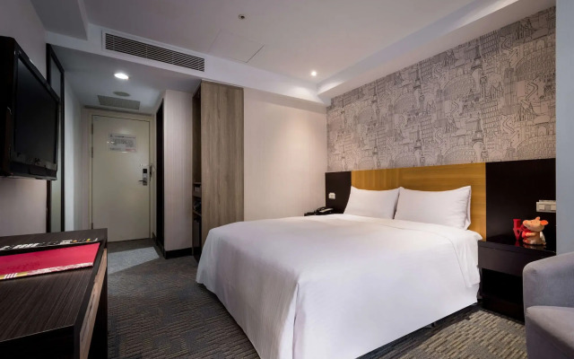 Hotel B