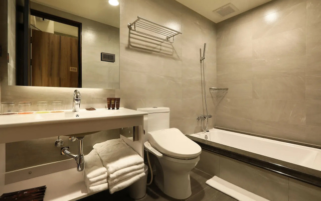 KUN Hotel Feng Chai