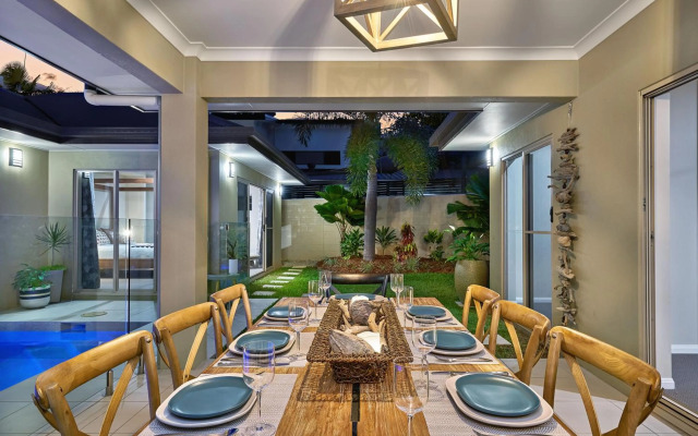 Escapades @ Palm Cove