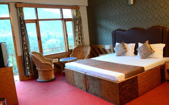 Hotel Omray's