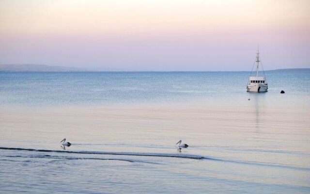 Deco Beach Luxury Apartments