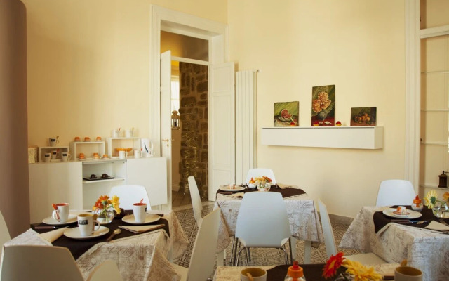 * 1 * 7 * 4 * Via Roma, Rooms Breakfast, B&B