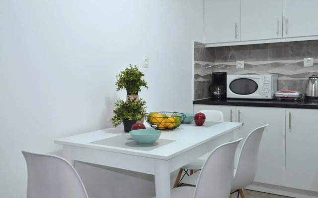 A spacious minimal apatment at Chalandri