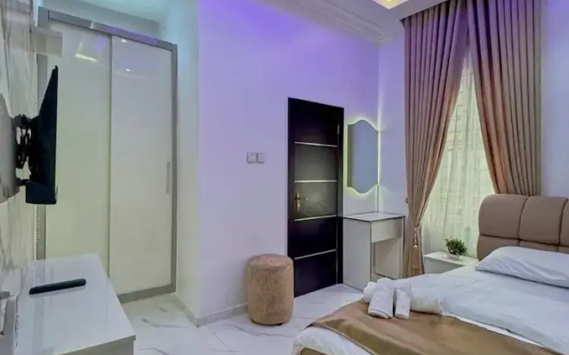 3bedrooms Duplex Sleeps 6- Garden, Chef Option
