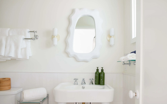 Silver Sands Motel & Beach Bungalows