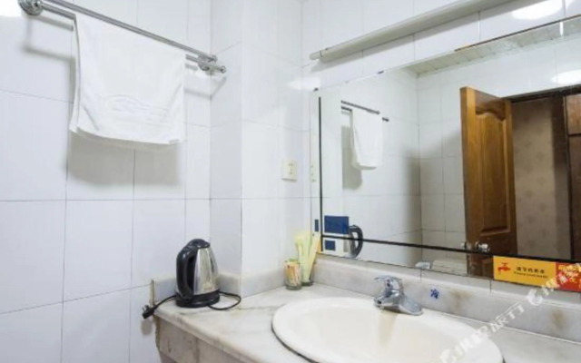 Tianyu Star Hotel (Nantong Outer Ring West Road Open University Branch)