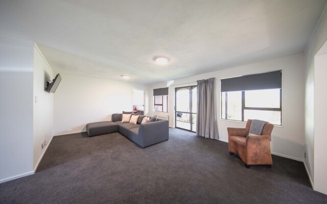 66 Robins Road