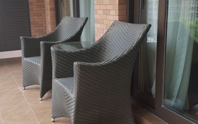 Lanson Place Jin Qiao Service Residences