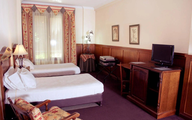 Gardi Hotel & Suites