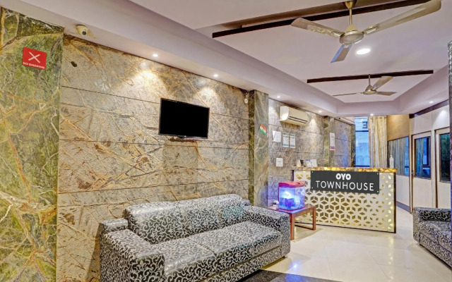 OYO Townhouse 1044 Hotel Tovo