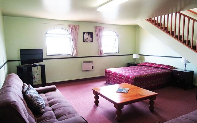 Pohutu Lodge Motel