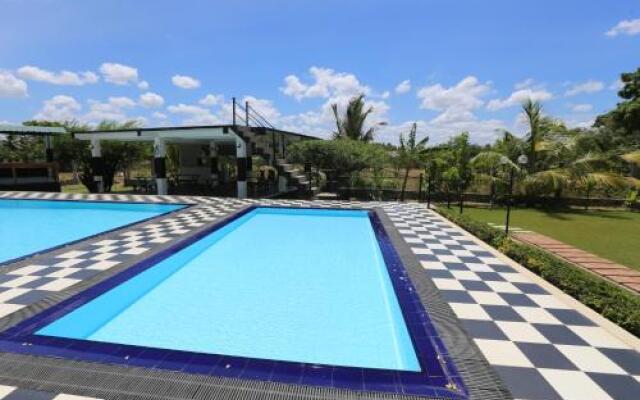Eco Hotel Black & White - Anuradhapura