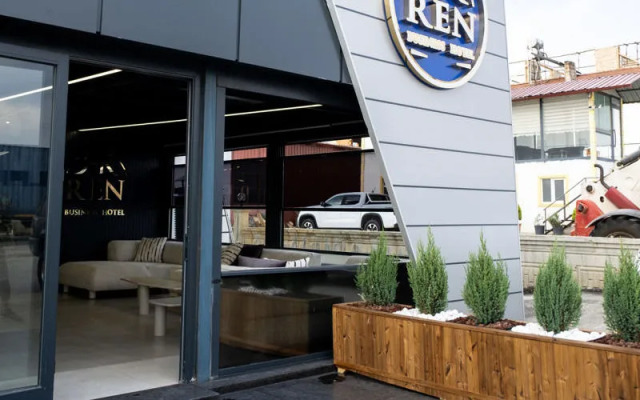 Ren Business Hotel