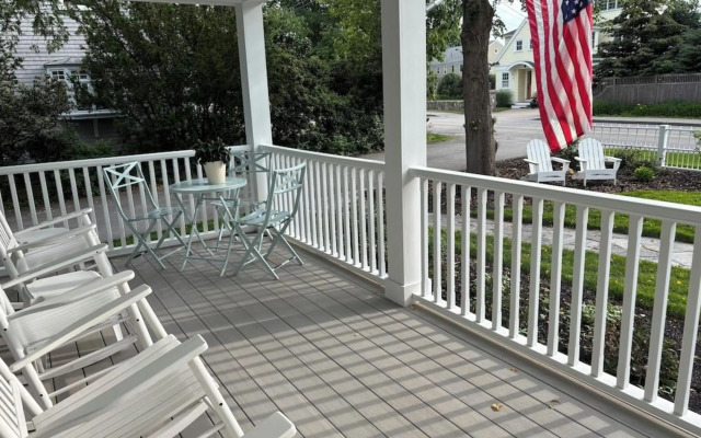 The Harbor Inn