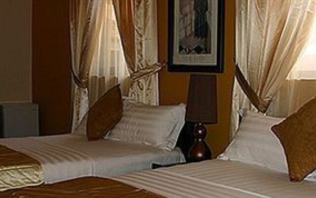 Court Gardens Hotel