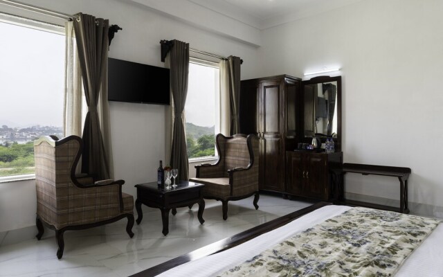 Revaas Hotel