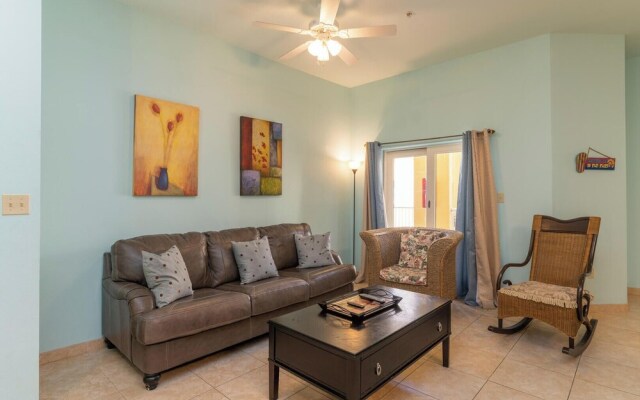 Poolside Condo, Sleeps 8, Only 1 Block From Beach!