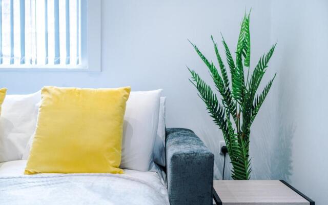 Studio Two, Clarendon Apartments