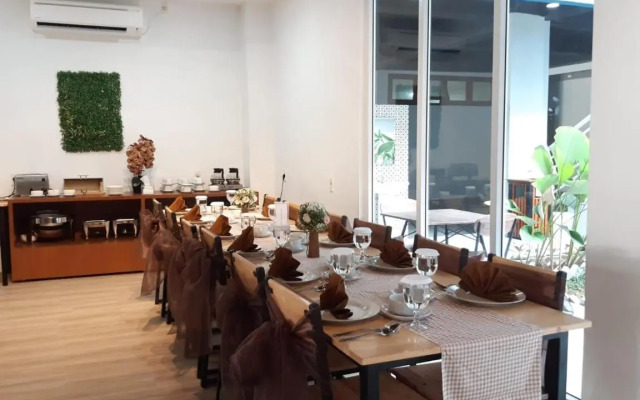 Grand Mahoni Hotel
