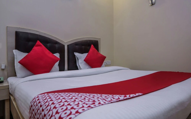 OYO 1076 Hotel Tourist Palace