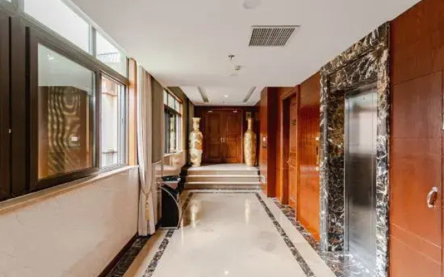 Menghu Holiday Hotel