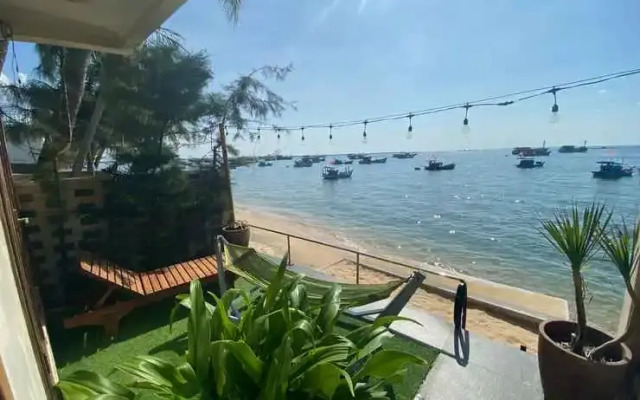 CHILL HOUSE by the beach