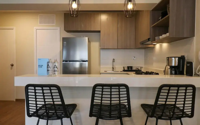w Majestic 2BR w Comfy Balcony Near Kennedy Park