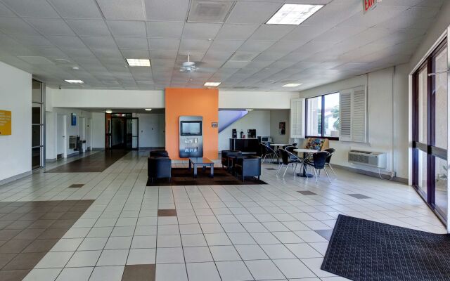 Executive Inn & Suites