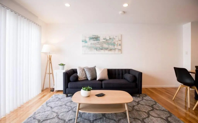 Chic Hobart Townhouse sleeps 9 - perfect location