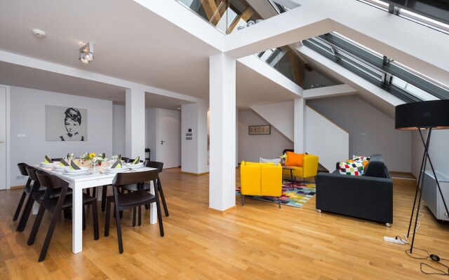 EMPIRENT Rose Apartments
