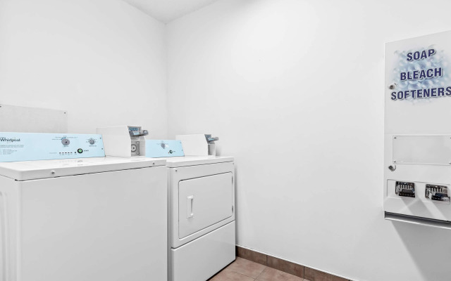 Best Western Holiday Manor