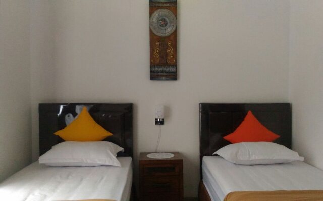Padma Laguna Guest House