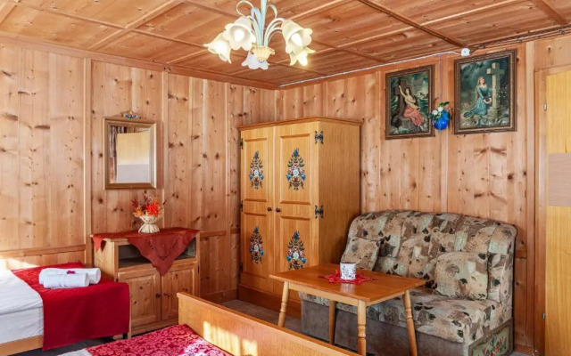 Ferienhaus Familien und Gruppenhaus Garten Grillkamin